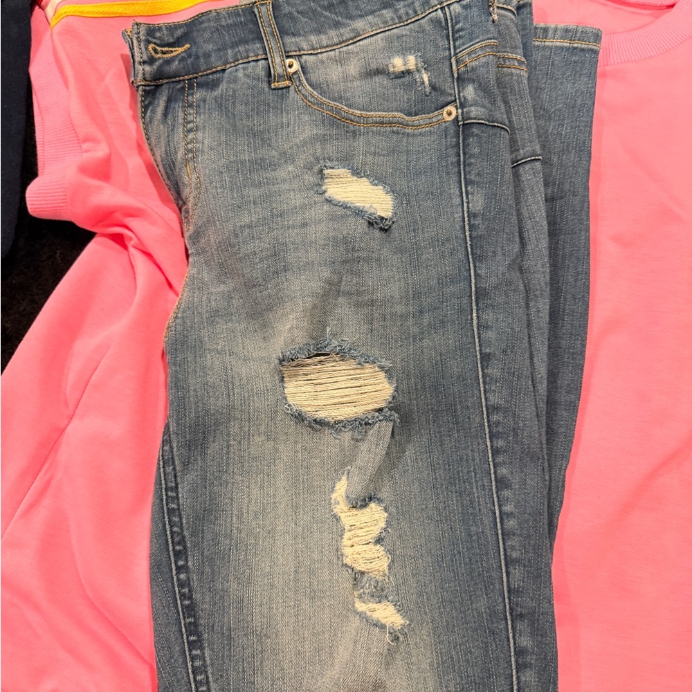 Torrid Premium Bombshell Skinny Jeans Distressed size 10R